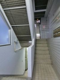 ファンデックス銀座 階段
