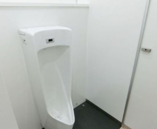 三番町ホテルビル 男性用トイレ