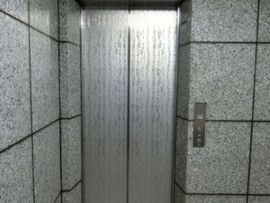 KTTビル エレベーター