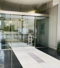 田町日工ビル エントランス