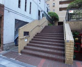 マートルコート麹町(SOHO) 階段