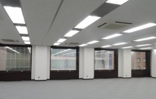 松岡田村町ビル 窓