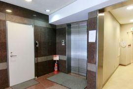 安達ビジネスパークビル エレベーター