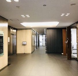 興和二番町ビル エントランス