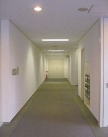 研究社英語センタービル 廊下
