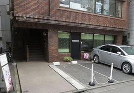 富士ビル(代々木公園) エントランス　駐車場