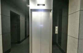京橋ヨツギビル エレベーター