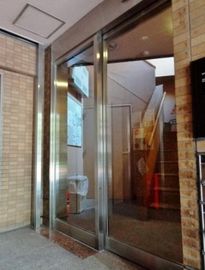 ターフフォー75(店舗) 出入り口