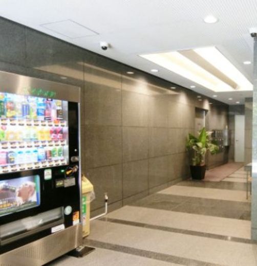 ヒューリック神田橋ビル エントランス　自動販売機