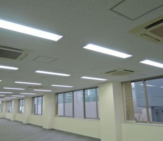 ヒューリック神田橋ビル 窓