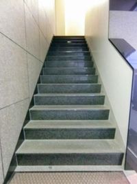 長寿ビル 階段