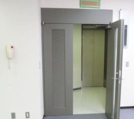 JCIIビル 貸室出入り口