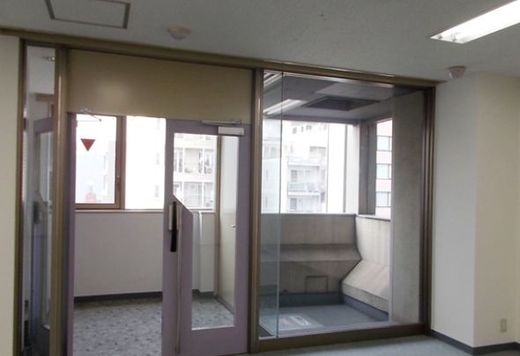 塩田トゥール秋葉原ビル 貸室出入り口