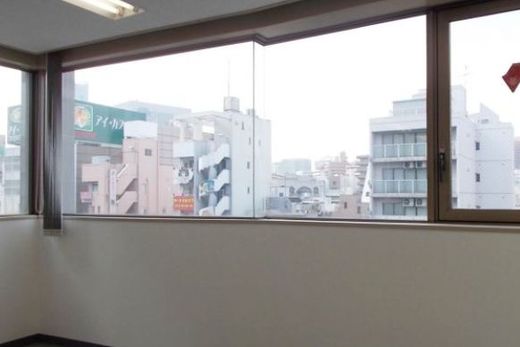 塩田トゥール秋葉原ビル 窓