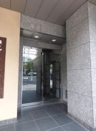 青山渡邉ビル 出入り口