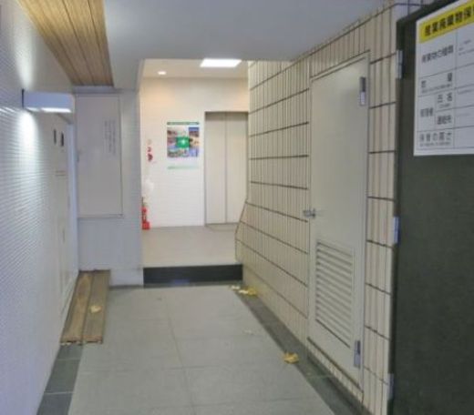 ユニゾ日本橋富沢町洋和ビル エントランスホール　写真