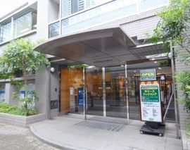 研究社富士見ビル エントランス
