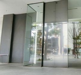 東京スカイツリーイーストタワー オフィス出入り口