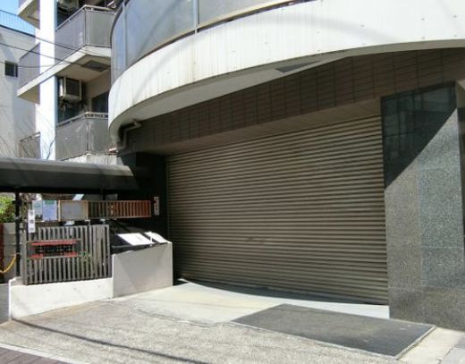 TANABE.BLD 駐車場
