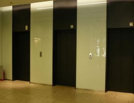 NMF新宿南口ビル エレベーターホール