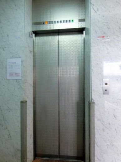秋葉原加藤ビル エレベーター