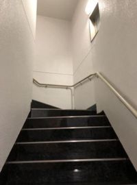 Daiwa小伝馬町ビル 階段