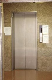 カツミビル エレベーター