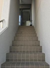 大都ビル 階段
