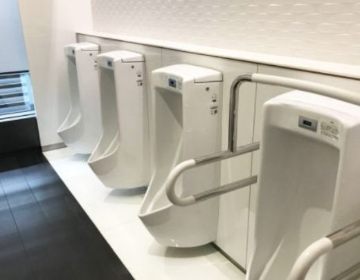赤坂センタービルディング 男性用トイレ