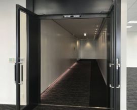 赤坂センタービルディング 出入り口