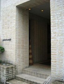 EBISU-WEST 出入り口