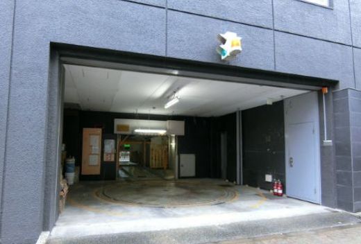 神田東山ビル 駐車場