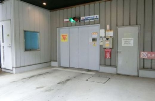 青山ダイヤモンドビル 駐車場