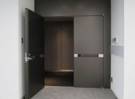oak meguro 貸室出入り口