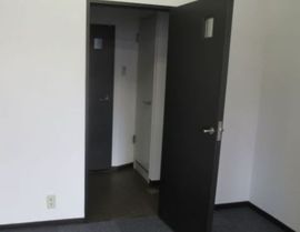 バーズアイ麻布台 貸室出入り口