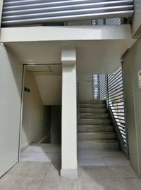 toDoe代々木 階段