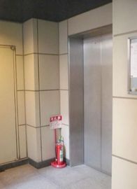 銀座大雄ビル エントランス　エレベーター