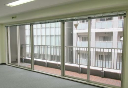 ログズ日本橋堀留ビル 窓　写真