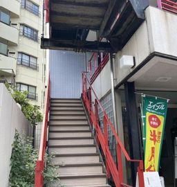 J･NACビル 階段