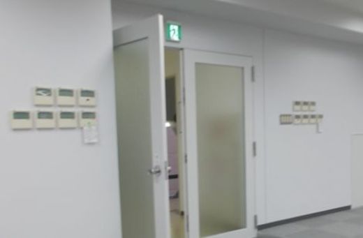 五番町センタービル 貸室出入り口