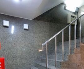 井門西新宿ビル 階段