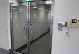 UD神谷町ビル 貸室出入り口