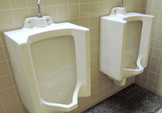 第一びる西館 男性用トイレ