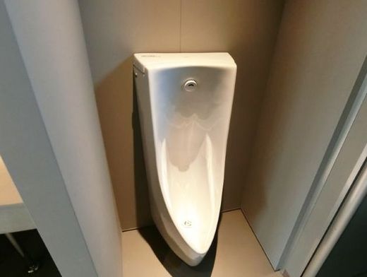 CIRCLES日本橋馬喰町 男性用トイレ