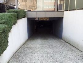 FBR三田ビル 駐車場　出入り口