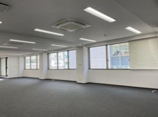 タカコービル 内装　窓