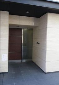 三輪ビル 出入り口