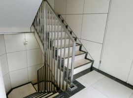 新橋企画ビルディング 階段