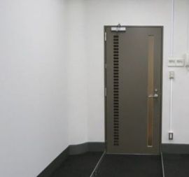 日証館 出入り口