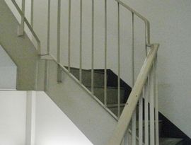 HF日本橋大伝馬町ビルディング 階段
